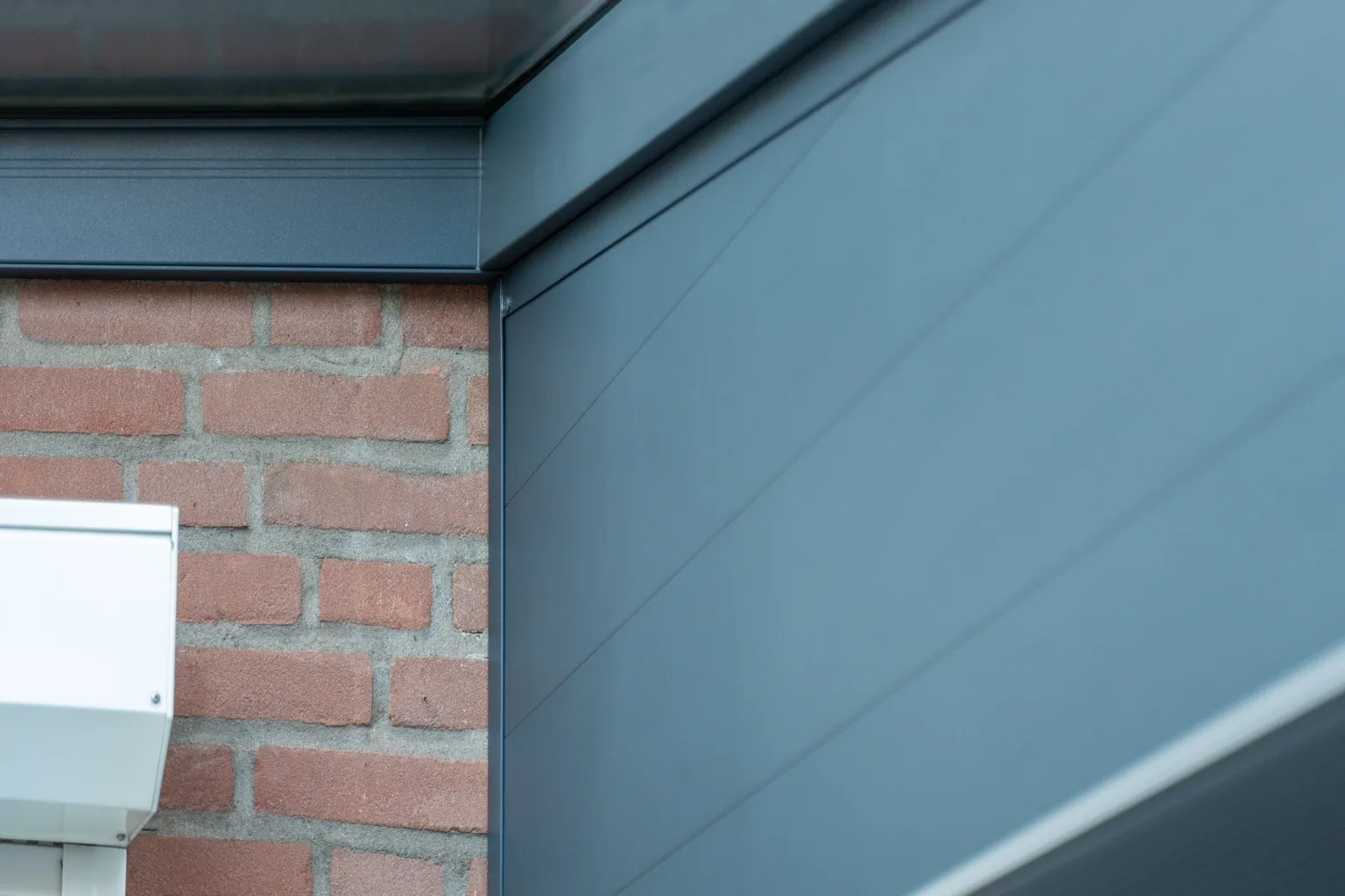 Aluminium Wandanschluss Detail einer Terrassenüberdachung