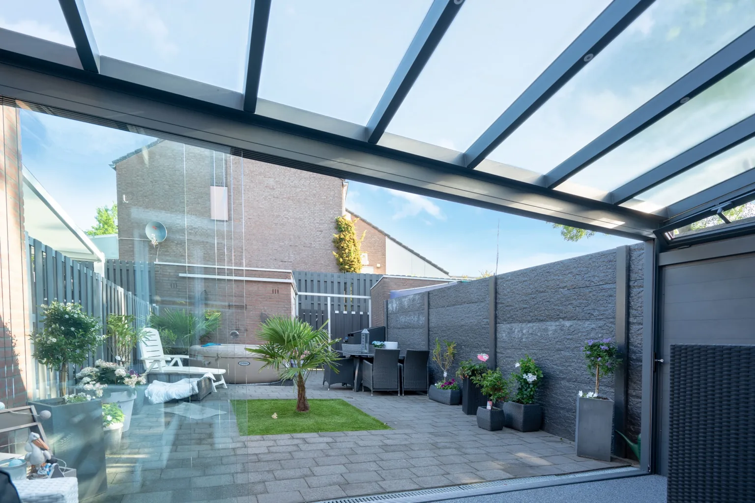 Kaltwintergarten mit Glasschiebesystemen für Blieskastel