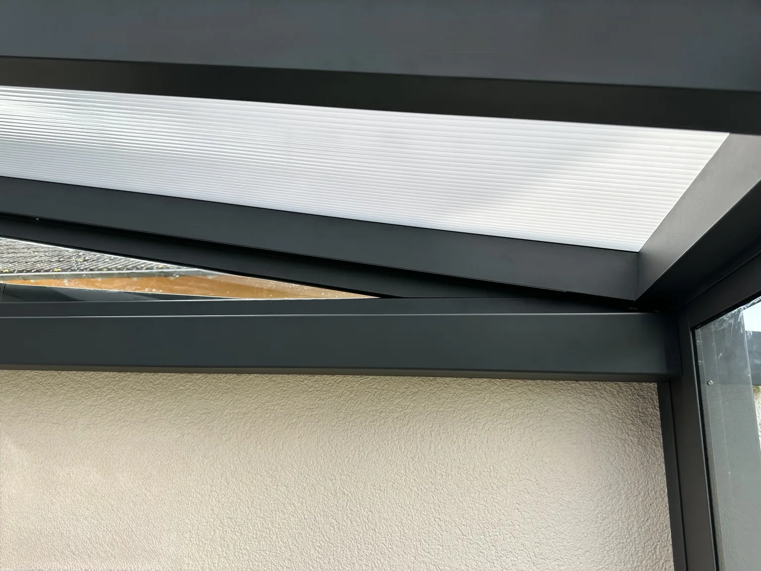 Wandanschluss einer Aluminium Terrassenüberdachung in Neunkirchen